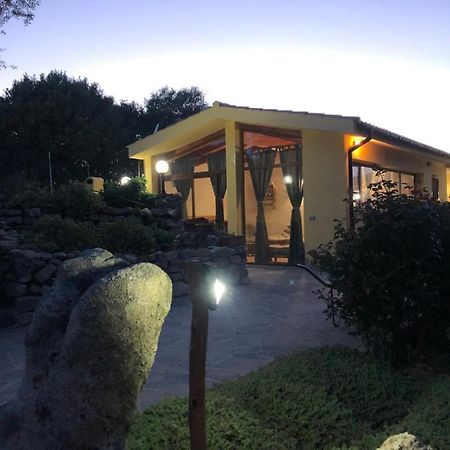 Casetta in campagna con terrazzo vista mare Teulada Esterno foto